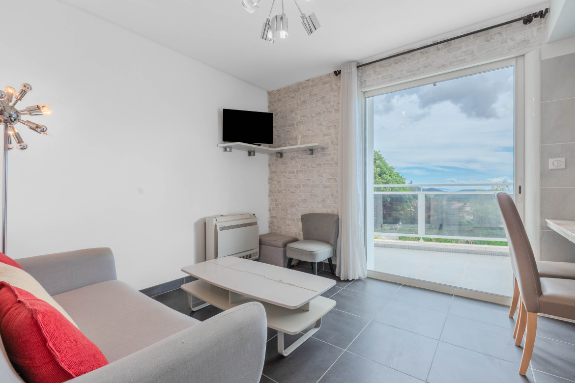Villa de 3 logements avec piscine et vue dégagée - Afa - Photo #28
