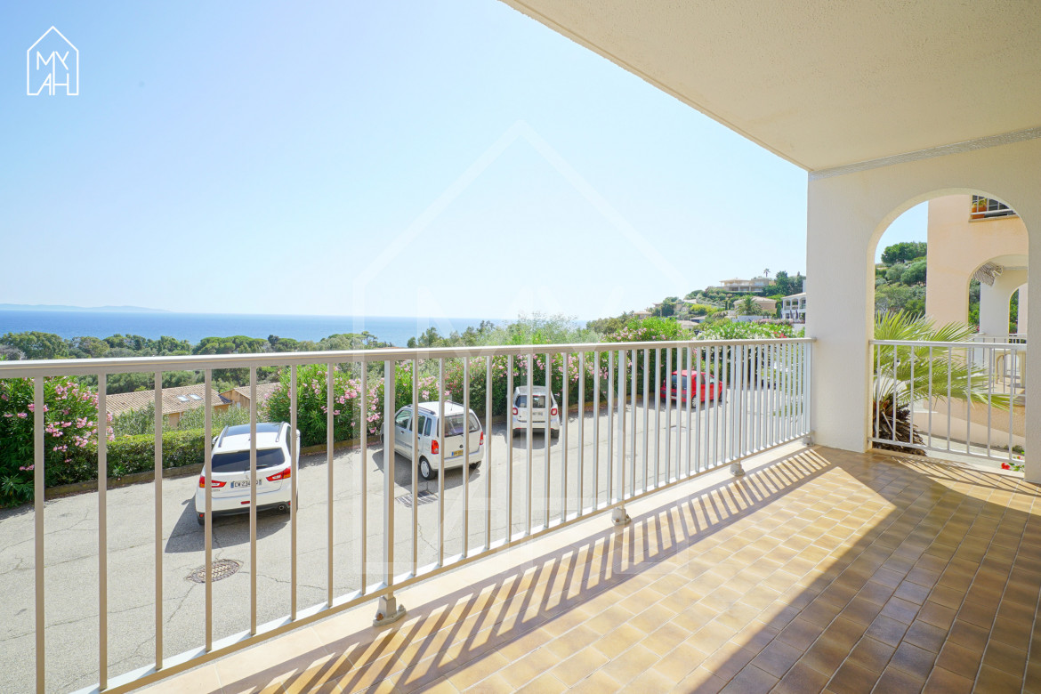 T4 à rénover vue mer - Photo #11