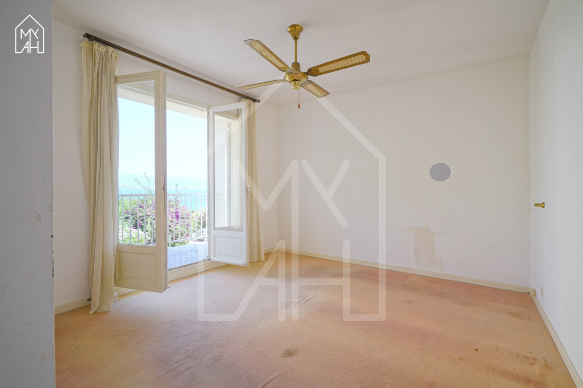 T4 à rénover vue mer - Photo #8