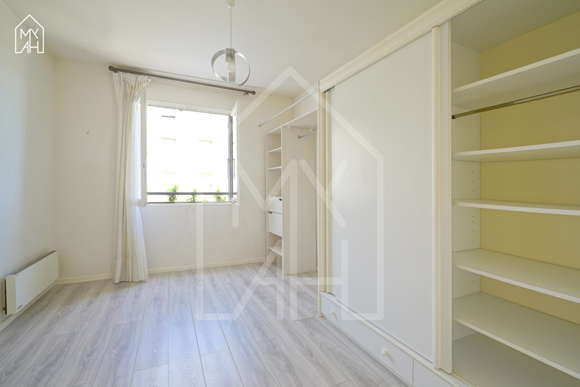 T4 à rénover vue mer - Photo #10