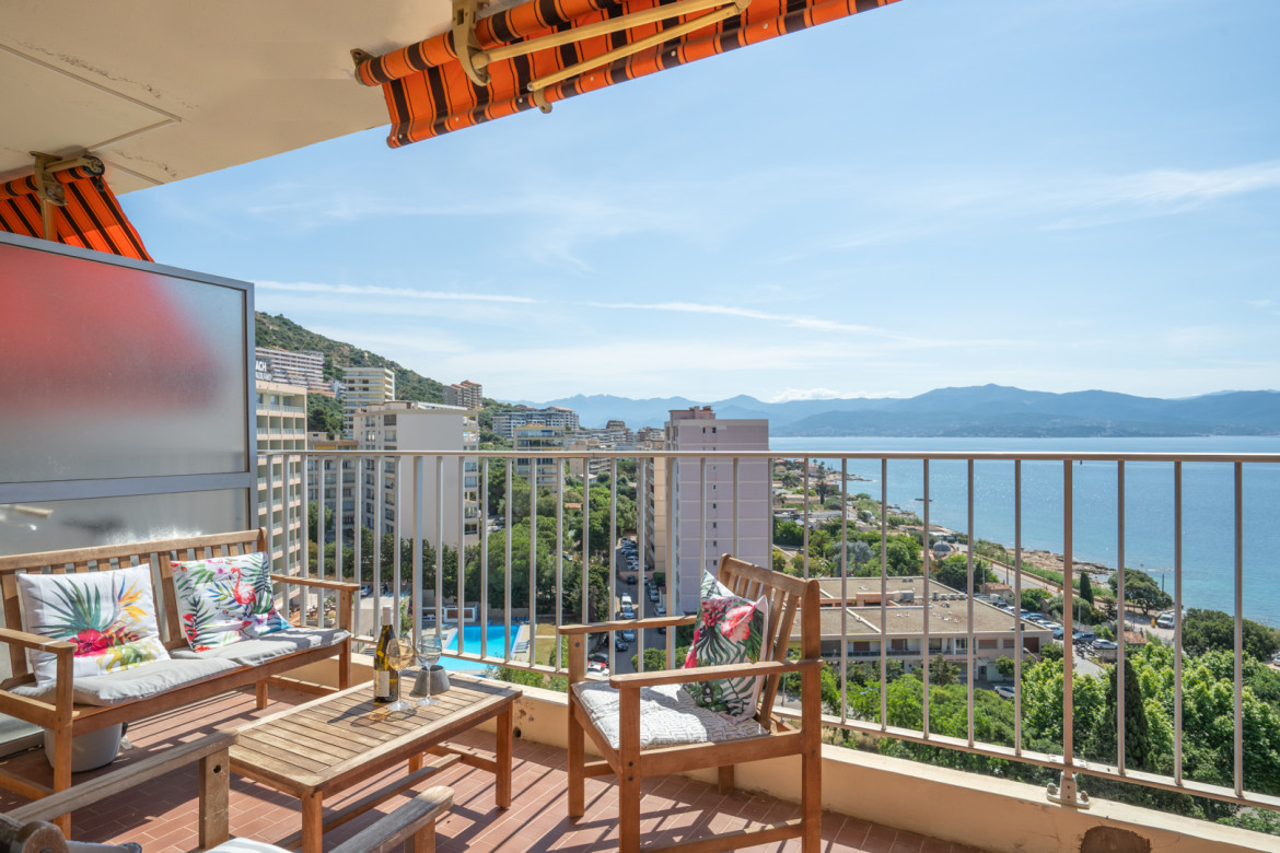 T2 en pignon vue mer - Photo #5