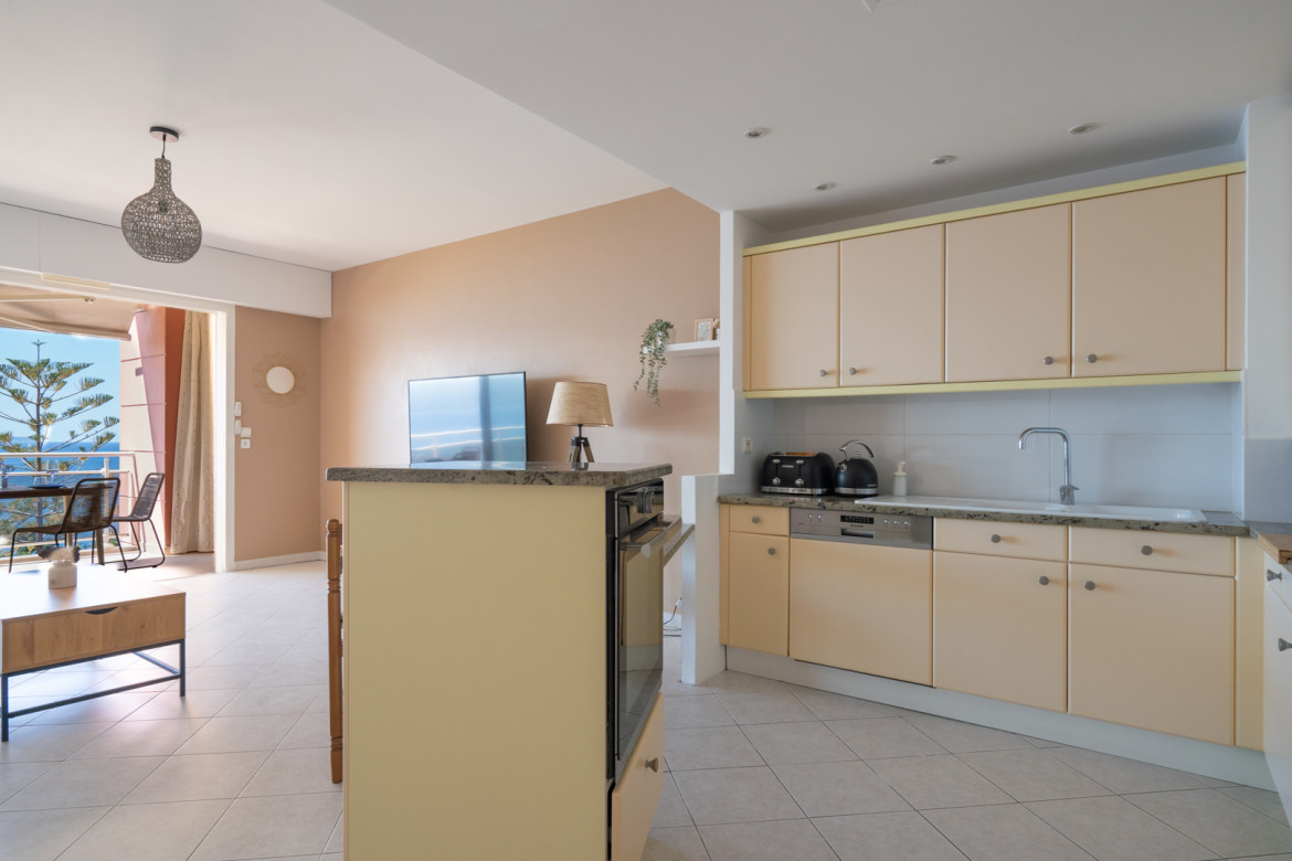 VICTORIA - Photo #11