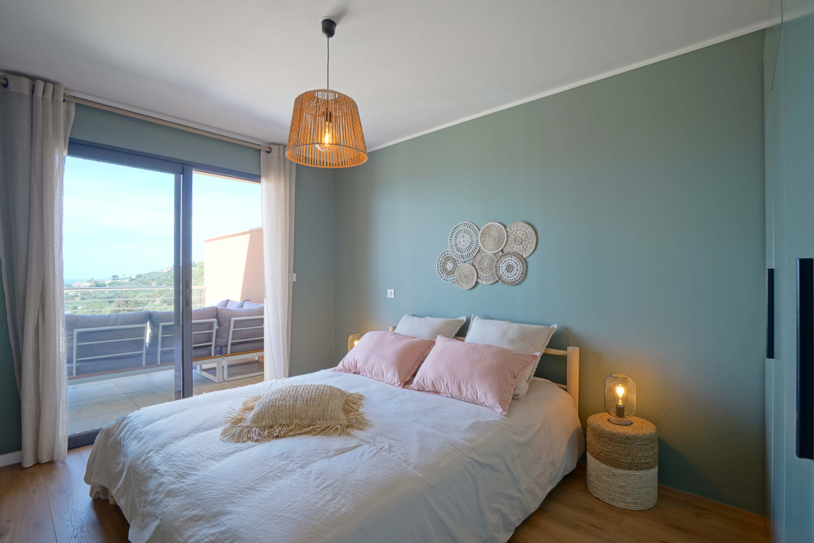 T2 de standing (1 chambre + 1 coin nuit) immeuble récent - Photo #15