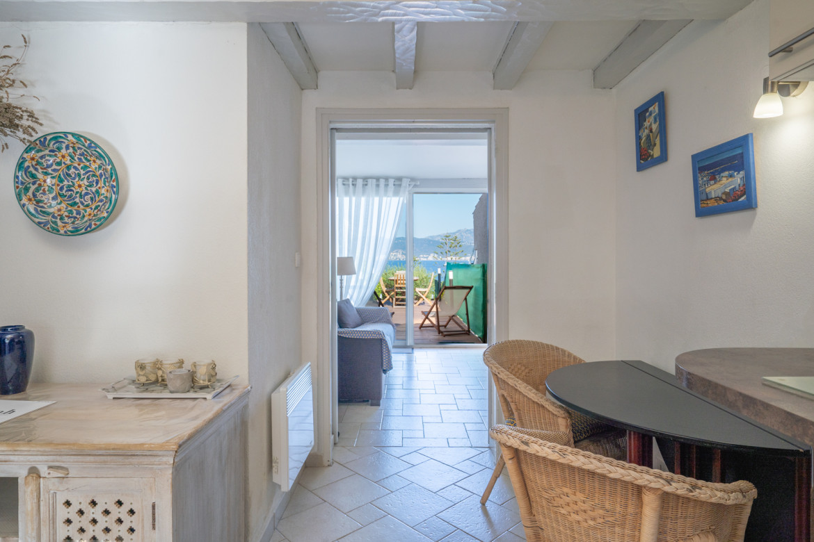 Charmant T2 vue mer + garage. - Photo #9