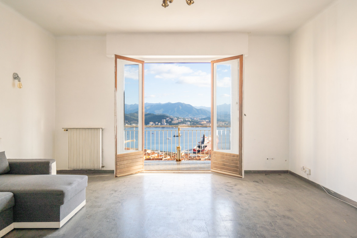 T4 à rénover avec toit terrasse - Photo #3