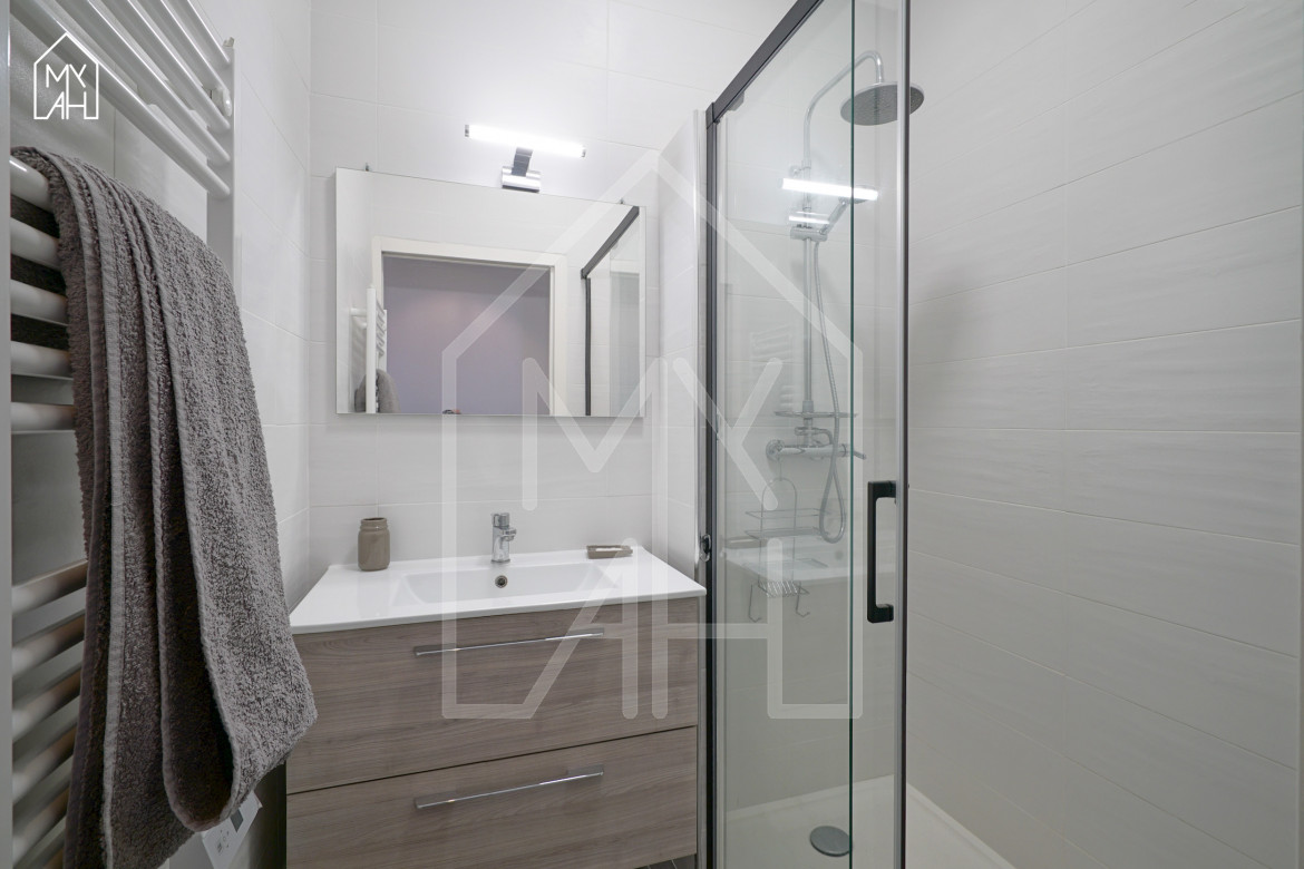 T3 entièrement rénové avec vue mer - Photo #11