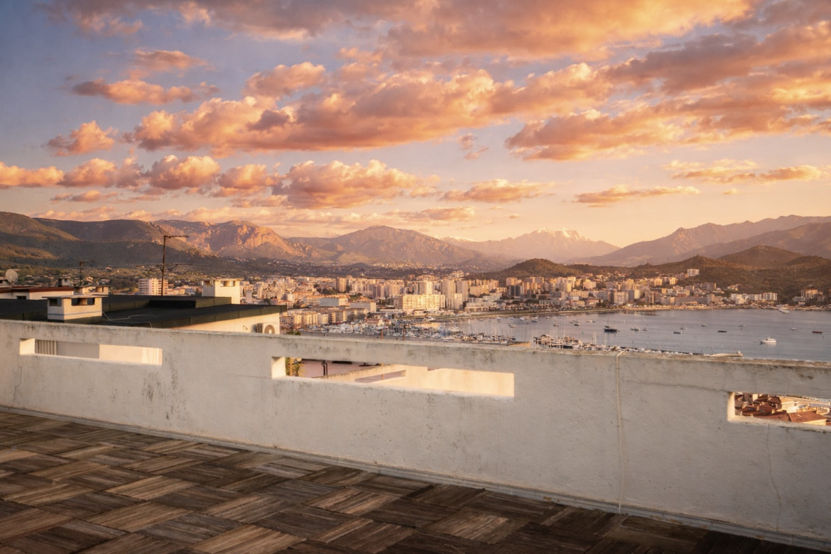 T4 à rénover avec toit terrasse - Photo #0