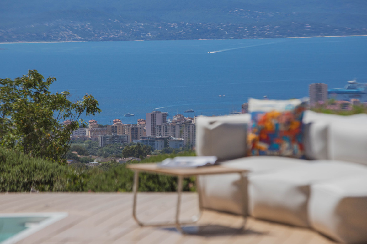 Villa moderne surplombant Ajaccio, vue imprenable - Photo #11