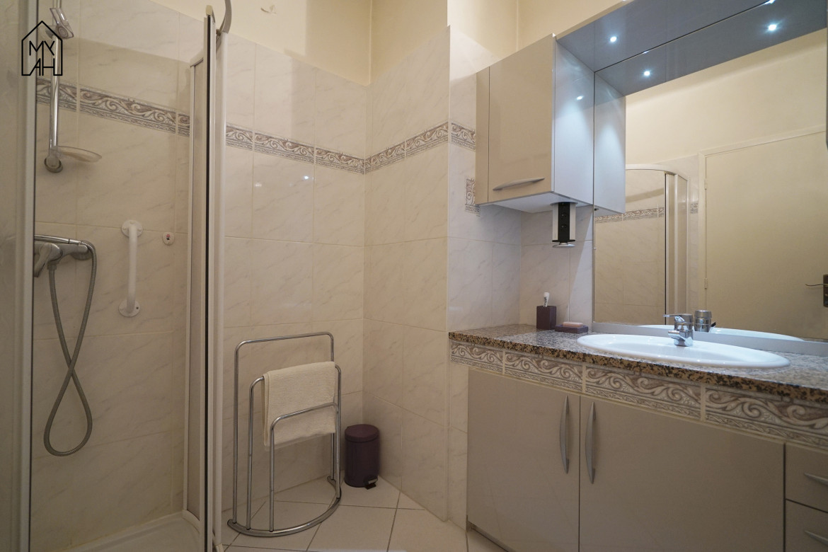 Grand F2 Bvd Mme Mère - Photo #6