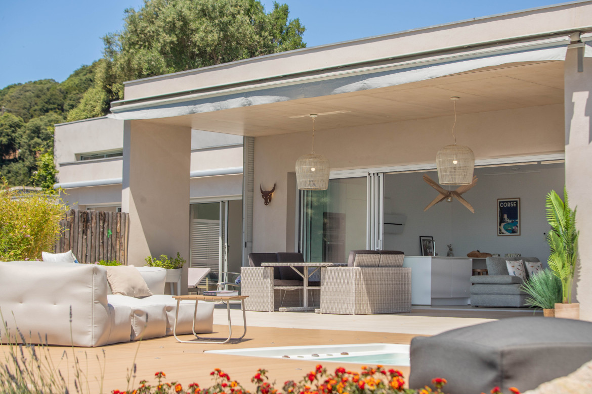 Villa moderne surplombant Ajaccio, vue imprenable - Photo #3