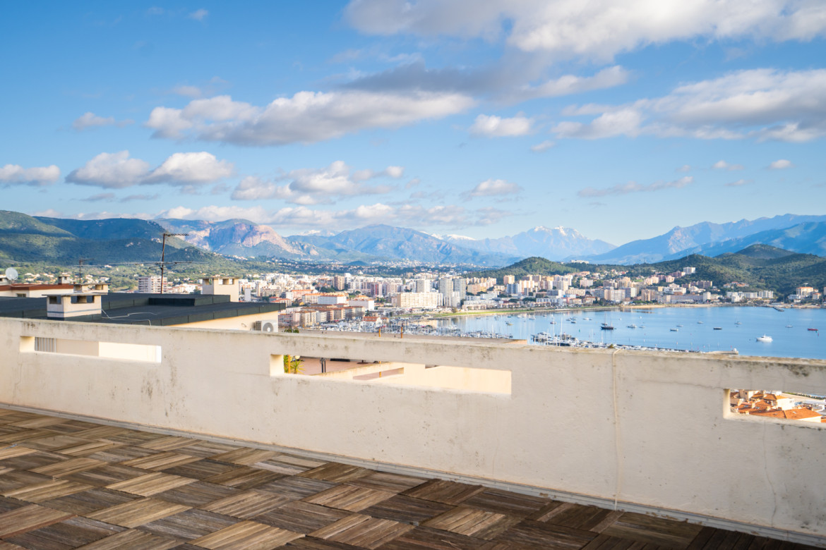 T4 à rénover avec toit terrasse - Photo #12