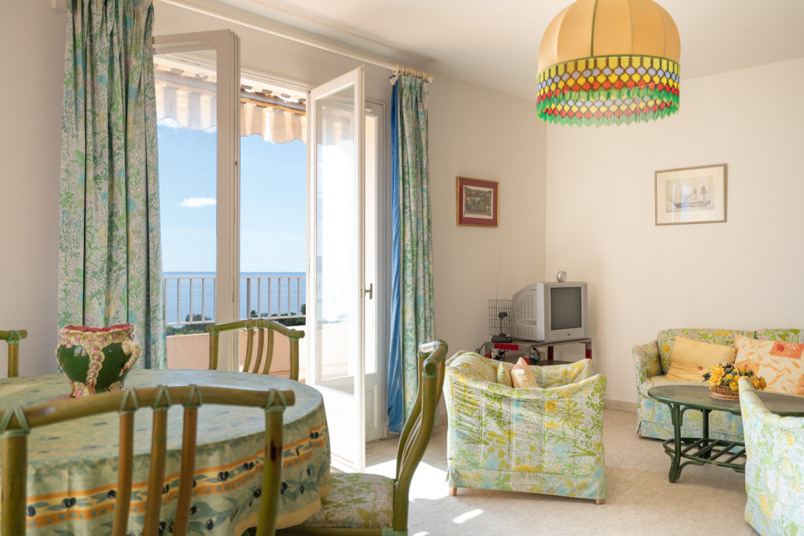 Rare grand T2 avec garage - Photo #4