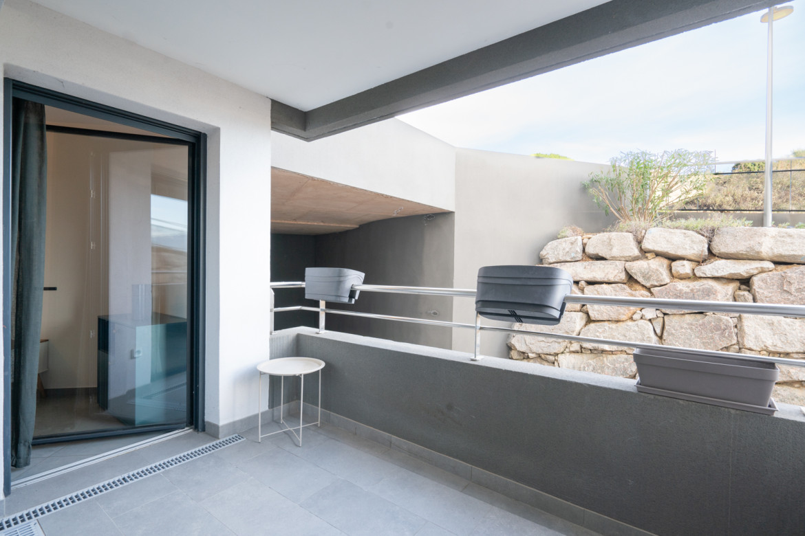 T2 récent avec terrasse - Photo #12