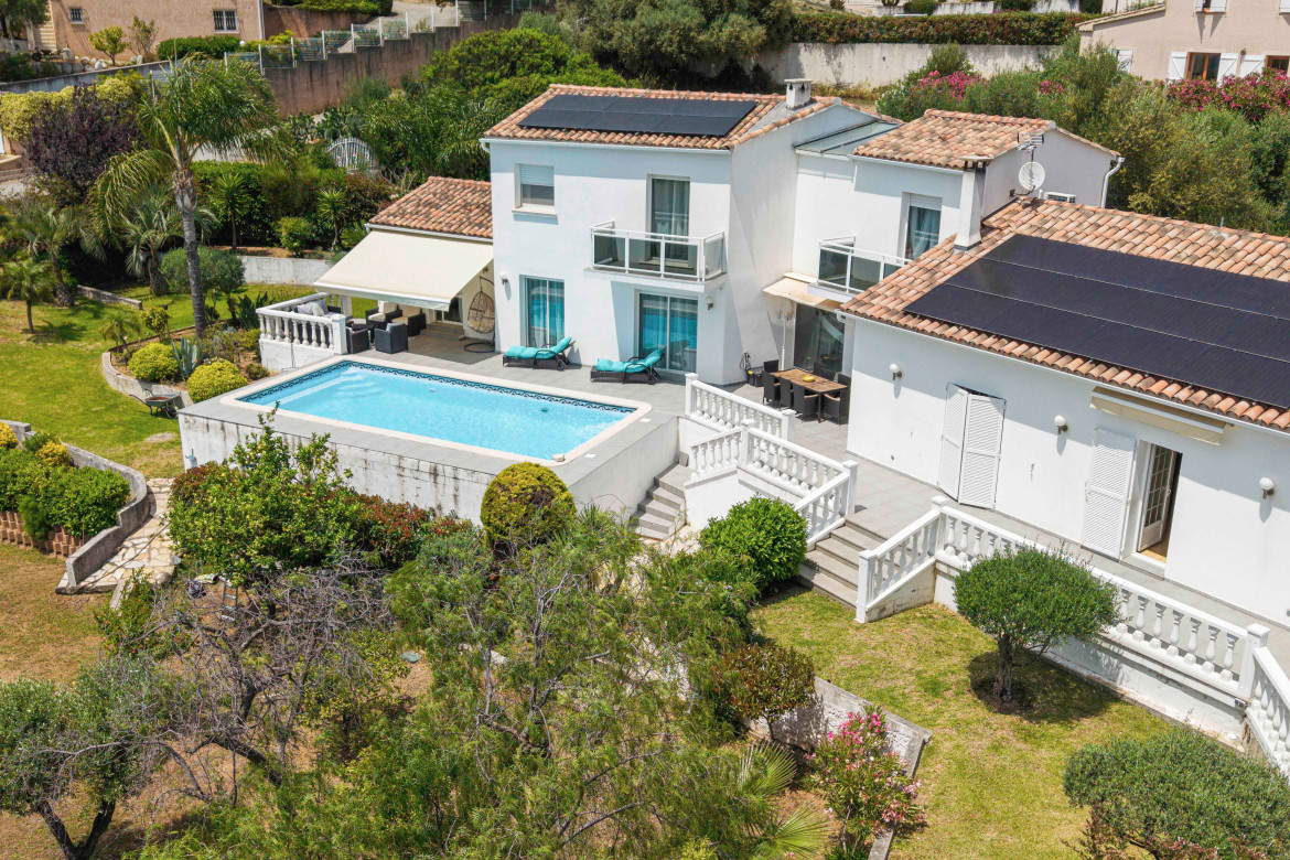 Villa de 3 logements avec piscine et vue dégagée - Afa - Photo #35